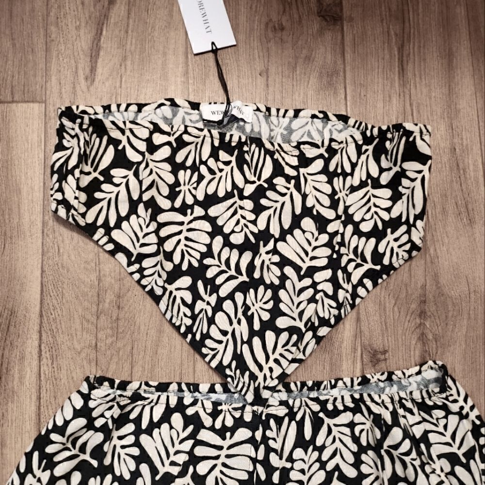 WeWoreWhat Safari Leaves Linen Strapless Cutout Romper Size M - Picture 7 of 9
